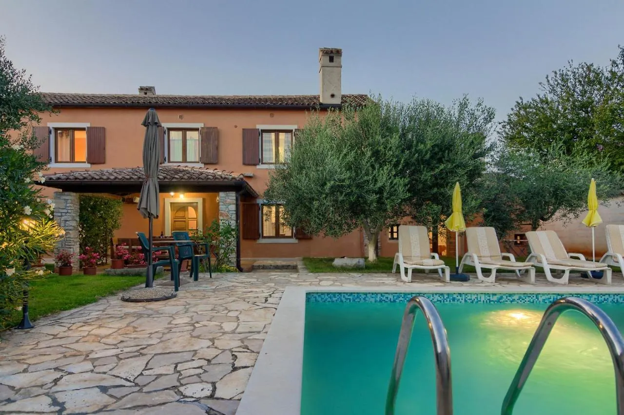 Villa Anamaria Sisan 0*,